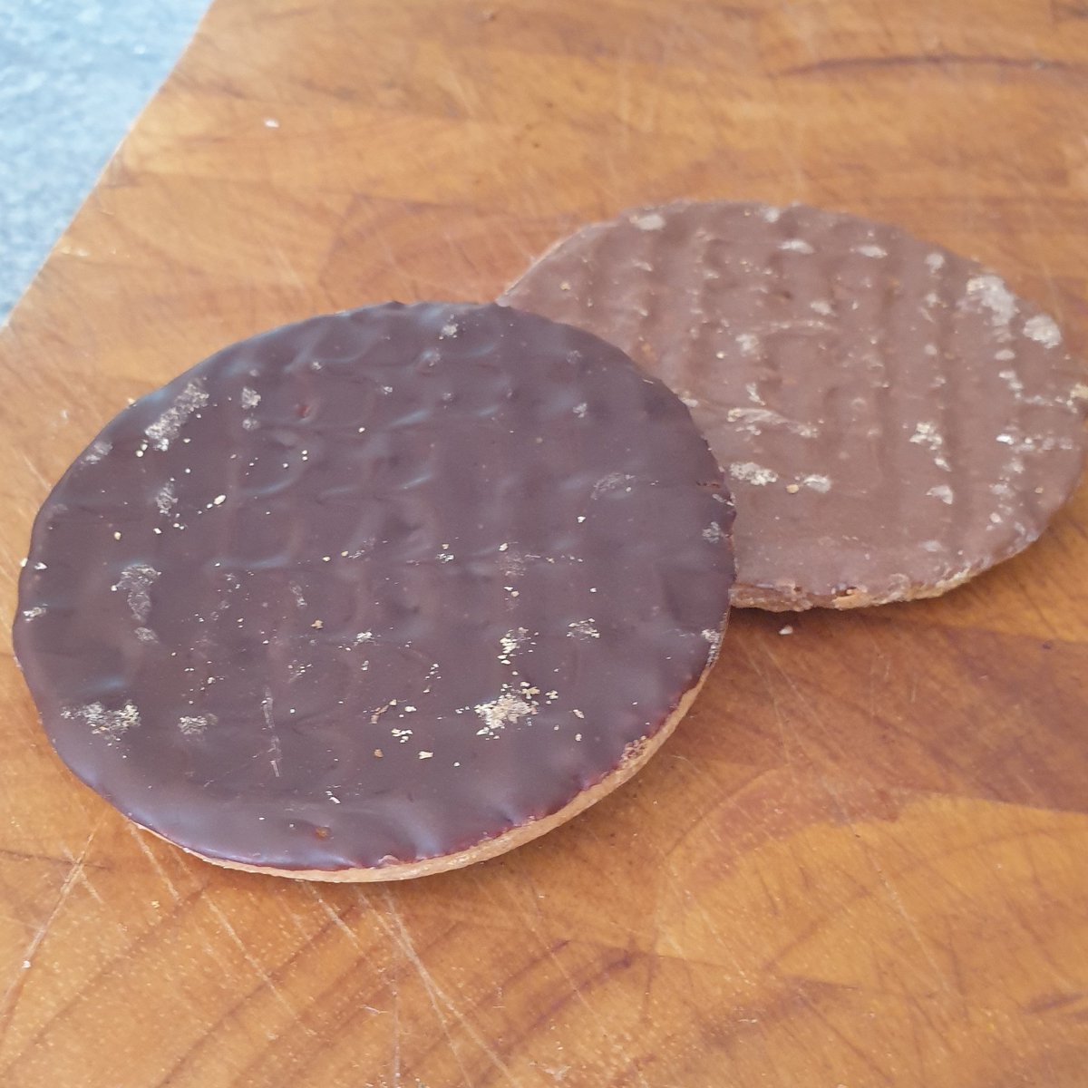 spyfan7262's tweet image. RT for chocolate digestive, Like for Chocolate Hobnob