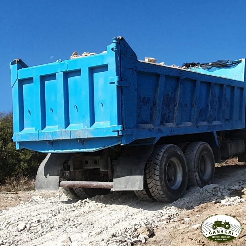 ganagri_'s tweet photo. Sabemos que la maquinaria es uno de los capítulos más importantes en cuanto a inversión y costes se refiere. En Ganagri ofrecemos a nuestros clientes el mejor precio del mercado, ya sea a través de fabricante directo o distribuidor.

#maquinaria #campo #agricultura #ganaderia https://t.co/UGQIEAO5wG
