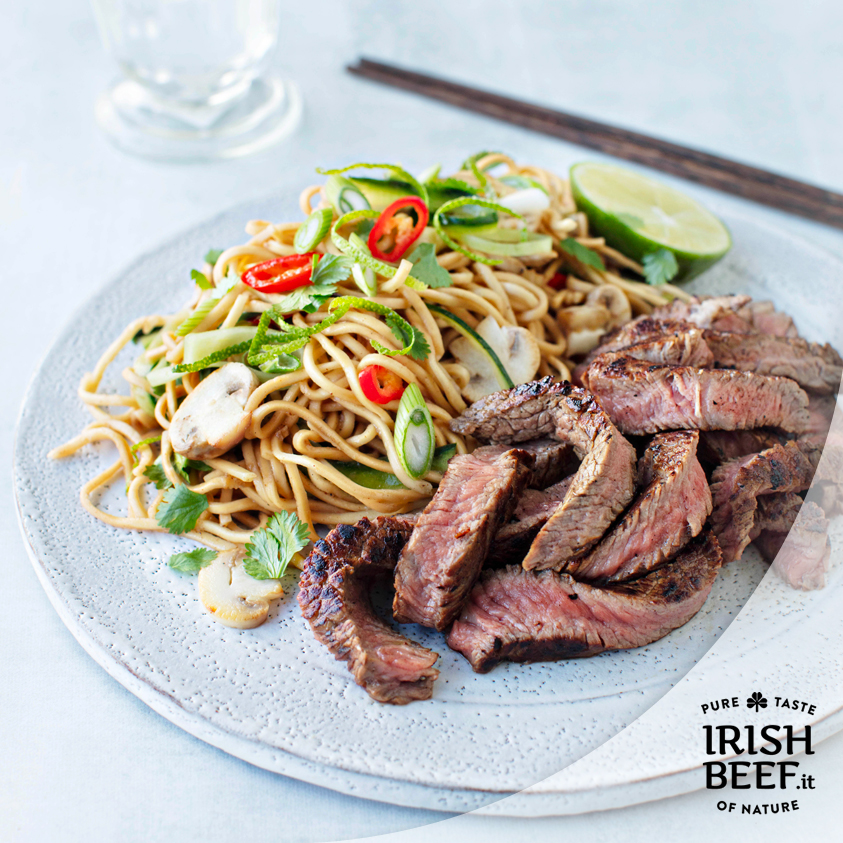 Per il fine settimana uniamo la cucina occidentale a quella orientale: Manzo irlandese aromatizzato con insalata di noodles.
​
​Scoprila sulla nostra pagina Facebook!