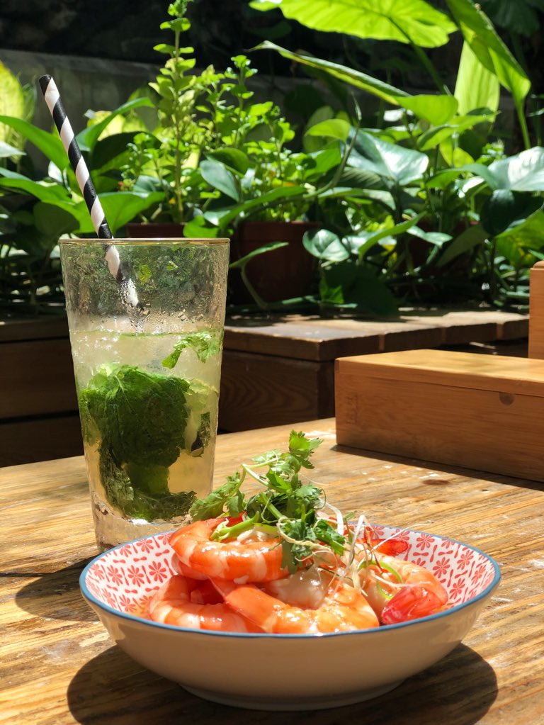 QuietChickChick's tweet photo. Traditional dishes using organic ingredients in modern style, nice place for a relaxing weekend~
#Sohofama
#Central #HongKong
#YellowEconomicCircle

modern style 嘅「飲茶」
重點係個環境俾你有種渡緊假嘅 feel~
#料理農務 #中環 #香港
#黃色經濟圈

🐔 
QCC rating: 8/10
靜雞雞食好西評分 https://t.co/CQo3qu4svE