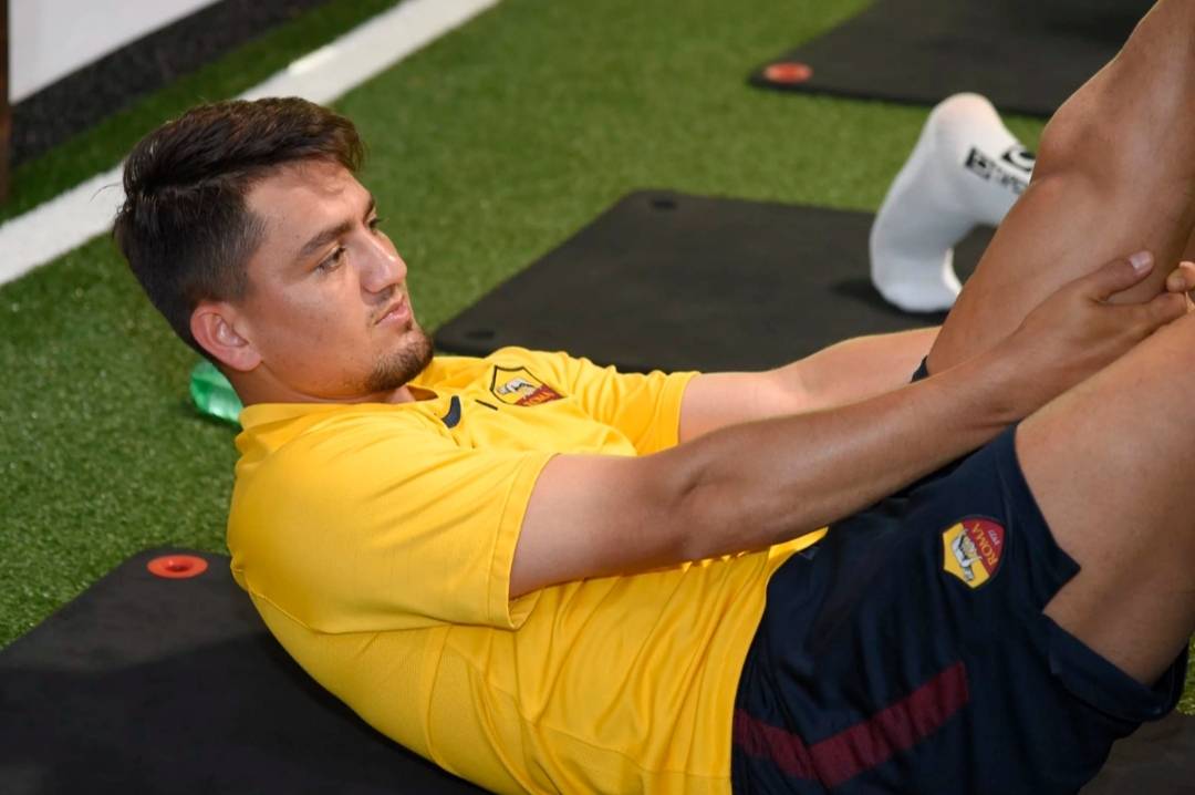 Dengan hanya enam hari tersisa sampai Serie A kembali dilanjutkan, para pemain melanjutkan persiapan di Trigoria pada Kamis (18/6) pagi.

➡️📸 asroma.com/id/news/2020/6…

#ASRoma