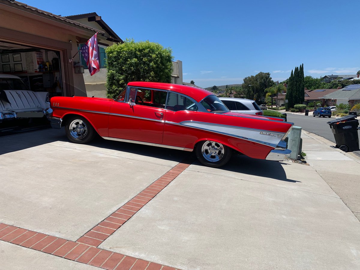 KLKcanna's tweet photo. Really cool guy with really cool cars. He reminded me to be safe as I make my deliveries, and thanked me for bringing his groceries every week. I normally never see him or his wife, this was a treat, these are beautiful pieces of art. #DoorDash #DriverDiaries https://t.co/E50yt92Ke5