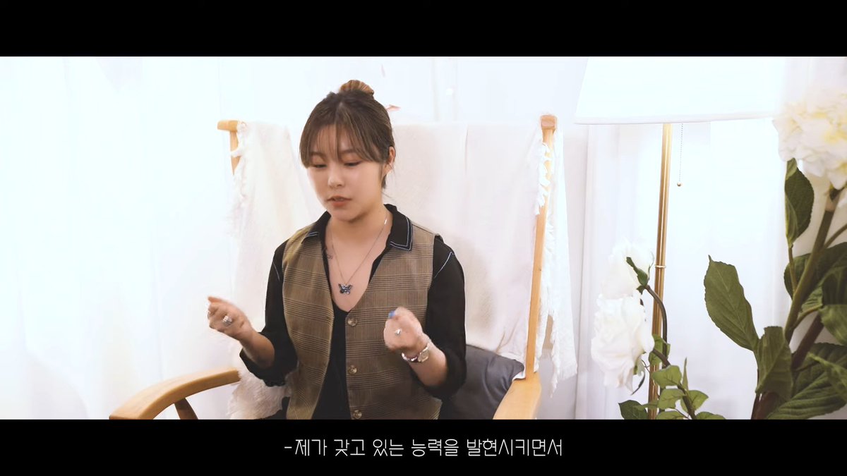 Your personal life goals as jung wheein?Wheein: Doing things I want to do, showing everything / all the [abilities] I have, living happily?