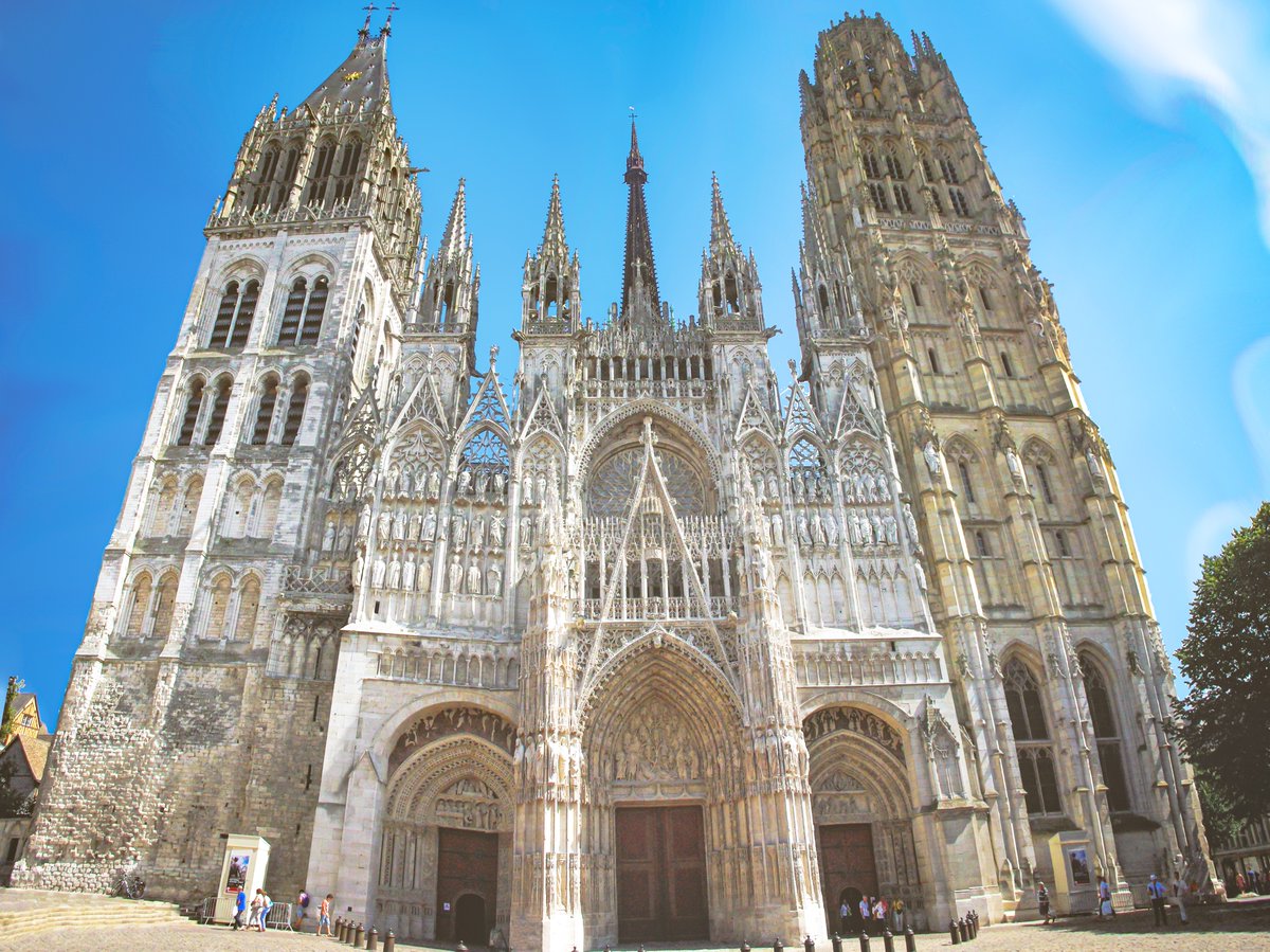 French_Moments's tweet photo. Discover the stunning cathedral of #Rouen, #Normandy. A masterpiece of Gothic architecture 👉 https://t.co/rKhm9r0WoB 🤩
.
.
.
#RouenCathedral #SeineMaritime #FrenchMoments #ExploreFrance #EnFranceAussi #NormandyNow #RouenTourisme #fb76 #LaNormandieImpressionnante https://t.co/87Fe636o1h