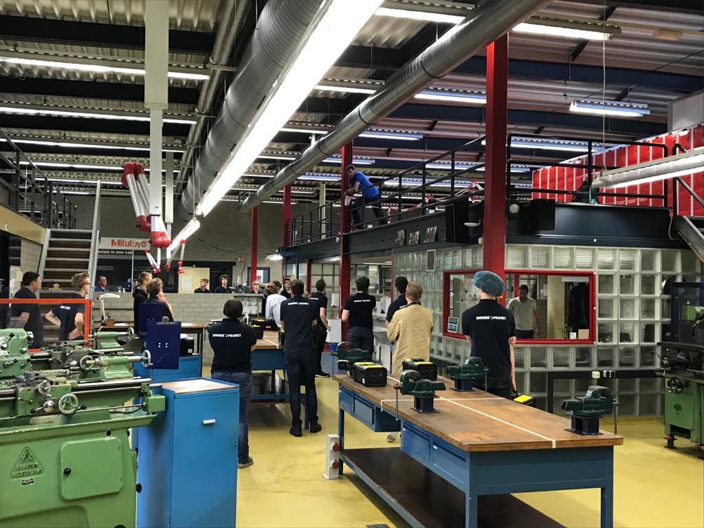 LiS_MBO's tweet photo. Deze week zijn we weer begonnen met praktijklessen voor onze studenten in jaar 1!

#ditismbo #afstandonderwijs #praktijkles #1,5meter https://t.co/266ZATXygi
