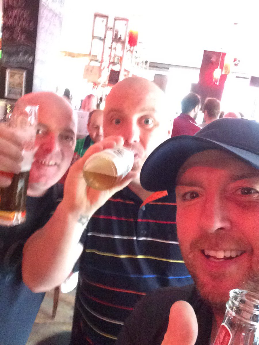 bev1888's tweet photo. Great day in Glasgow watching the champions 🍀🍀🇮🇪@elperiquito88 https://t.co/1OCgTTZJla