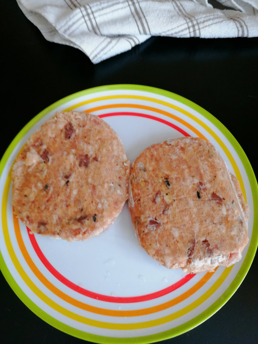stevem6858's tweet photo. Get these beauties on from @ExelbyFoods #breakfastburgers cheers Andy #topbloke #topmeat https://t.co/nJBKExPoEV