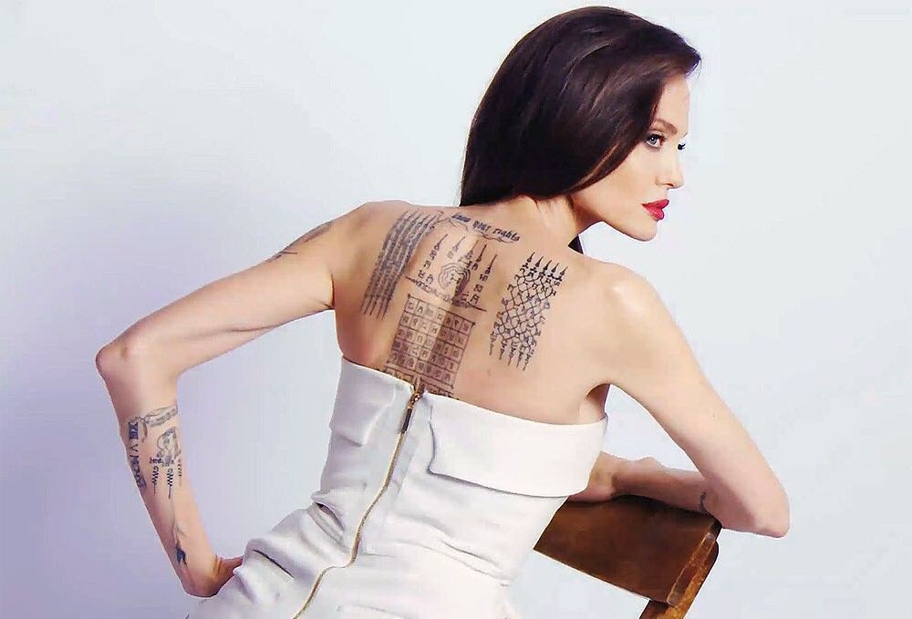 AngelTresJolie's tweet photo. 📸 #AngelinaJolie by #MathieuCesar for #MonGuerlain 💋 (2018) https://t.co/6nhbJiVpQV