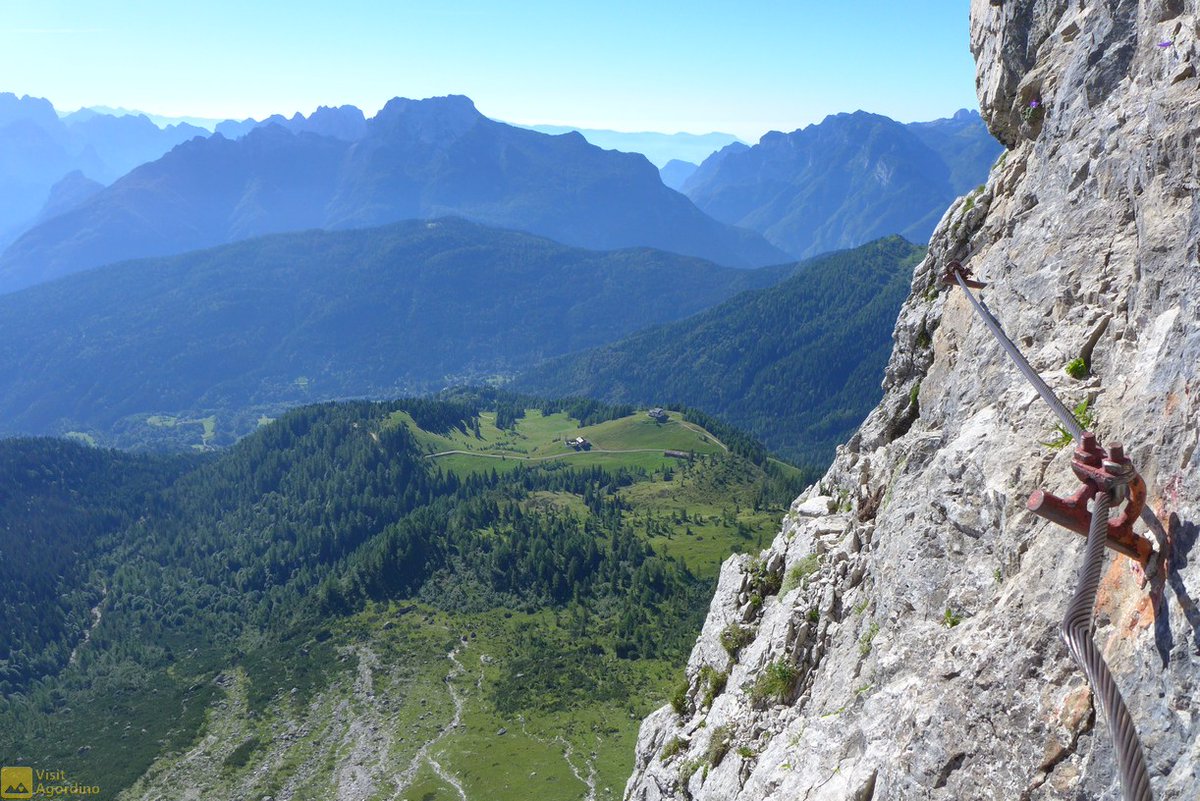 visitagordino's tweet photo. Ecco le più belle vie ferrate dell'Agordino:
https://t.co/6Gl86KQ9r6
Dal monte Agner, al Sella, dalla Marmolada alla Moiazza, sia facili che difficilissime
#agordino #trekking #vieferrate #visitagordino https://t.co/KrpNoNkRWO