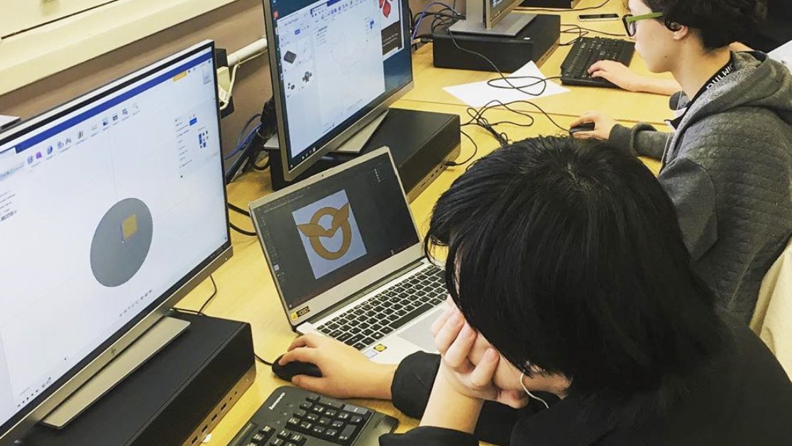 T4L_DoE's tweet photo. Congrats @DHSVAD for being a #T4LAllStar! 🏅🌟🏅

We’re impressed by your students embracing 3D modelling and using Wacom tablets for design: “It’s a steep curve but they are up for the challenge.”

Share your school tech stories &amp; tag #T4LAllStar.

👏 https://t.co/DuISRvEtBw https://t.co/d0VwEjjCcG