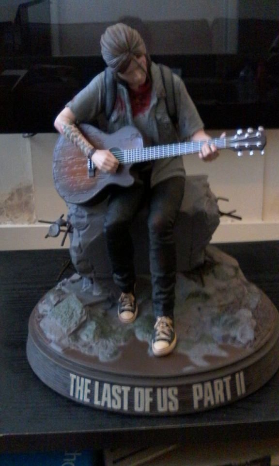 AdamGoodwin44's tweet photo. My best moment of 2020 all happened before 10am lol. All 5 parcels related to #TheLastofUsPart2  is here, one after the other, and was well worth it. Art books, controller and of course the collectors edition. IM HAPPY ;) Cant wait to play now. https://t.co/v6puWWPHIx