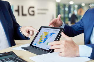 Door de coronacrisis hebben veel bedrijven met een substantieel omzetverlies te maken. Voor deze bedrijven is de NOW-regeling; om werkgevers tegemoet te komen in de betaling van de loonkosten. Meer weten? hlg.nl/nieuws
#coronacrisis #omzetverlies #nowregeling