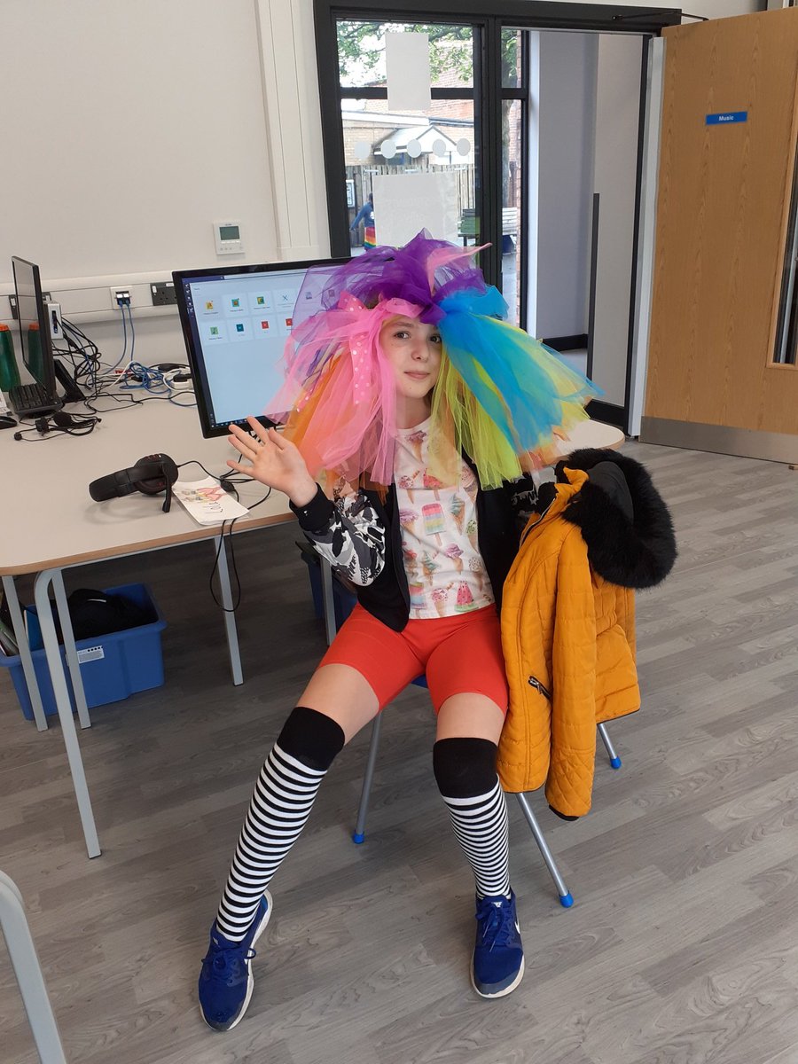 SDPPrimary6_'s tweet photo. We're really getting into the 'Funky Friday' spirit in P6 today #funkyfriday #rainbow https://t.co/zYtJRmCJoM