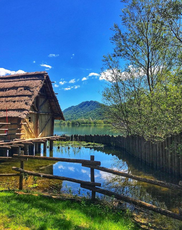 TurismoVeneto's tweet photo. Il Parco Archeologico Didattico del #Livelet è immerso negli spendidi paesaggi dell'Alta Marca trevigiana. Qui storia e natura si fondono per regalare esperienze uniche adatte a tutte le età #RevineLago
https://t.co/OavVBQHVcG 

#VisitVeneto
(foto IG fra.trivellato) https://t.co/VfwByuOOcS