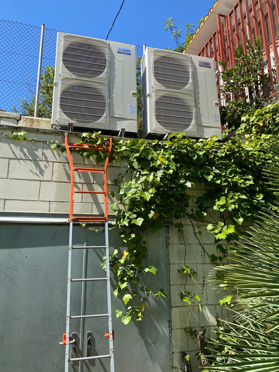 Ecoclima_bcn's tweet photo. ¡Buenos días! Finalizamos las obras de instalación de un sistema VRV para la climatización de la Escola Bressòl Valldaura de Barcelona. #EcoclimaBarcelona https://t.co/lg5WscMXEp