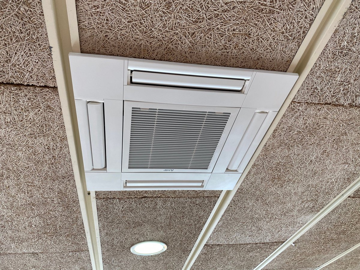 Ecoclima_bcn's tweet photo. ¡Buenos días! Finalizamos las obras de instalación de un sistema VRV para la climatización de la Escola Bressòl Valldaura de Barcelona. #EcoclimaBarcelona https://t.co/lg5WscMXEp