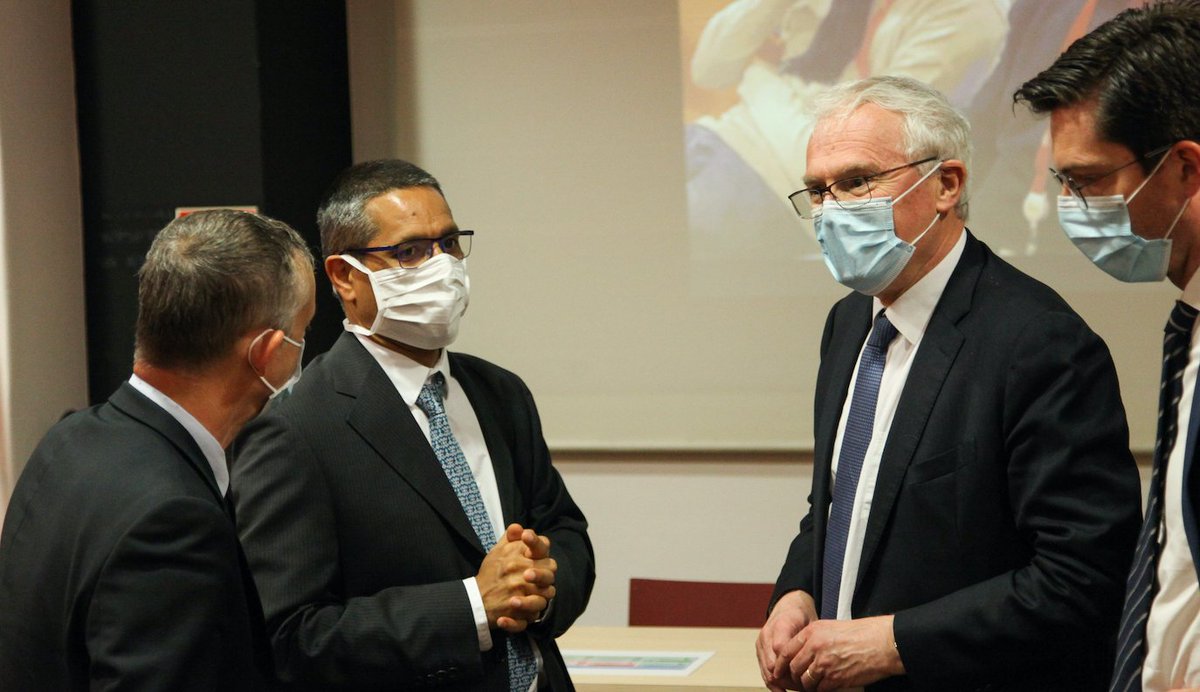 Ce jeudi, j’ai pu saluer tous les acteurs qui ont fait la réussite de la centrale de <a href="/EDFfessenheim/">EDF Fessenheim</a>. Assurer le service public avec un professionnalisme sans faille, jusqu’à la dernière minute, témoigne de notre attachement aux missions que nous nous sommes vu confier.