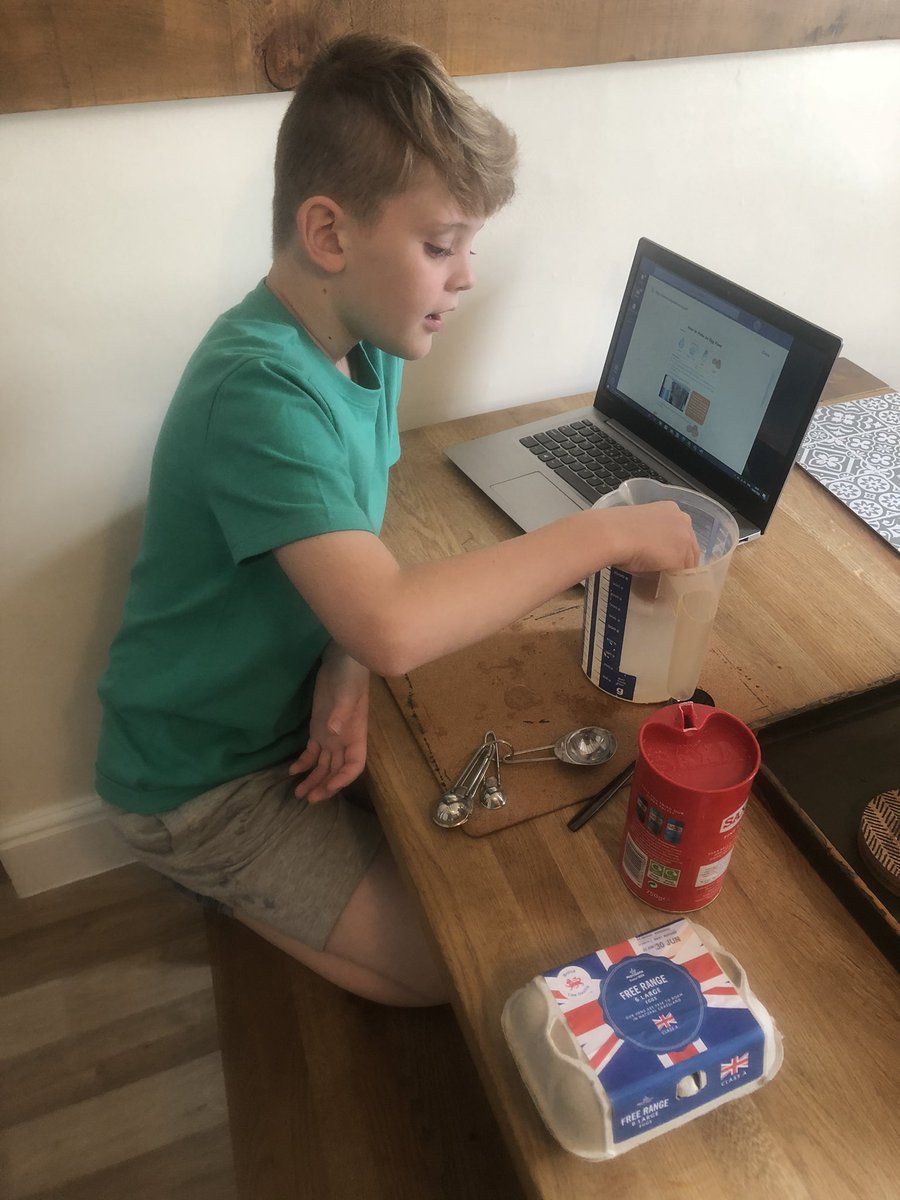 Loll_Ward's tweet photo. @OrdsallSchool @Y5OPS Some eggcellent 🥚 science skills here... 🤦🏻‍♀️🤣 https://t.co/dWtsfnCxFg