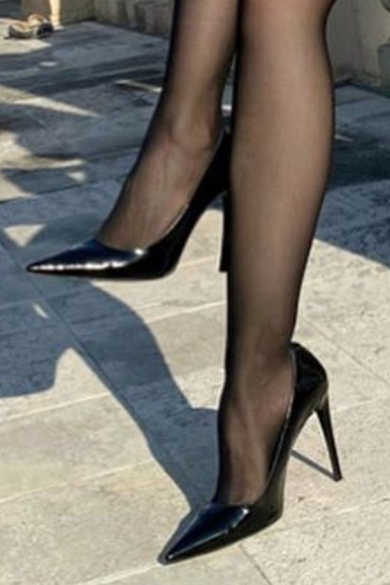 Sedaam hazırlandı sikişmeye gidiyor 👃👅