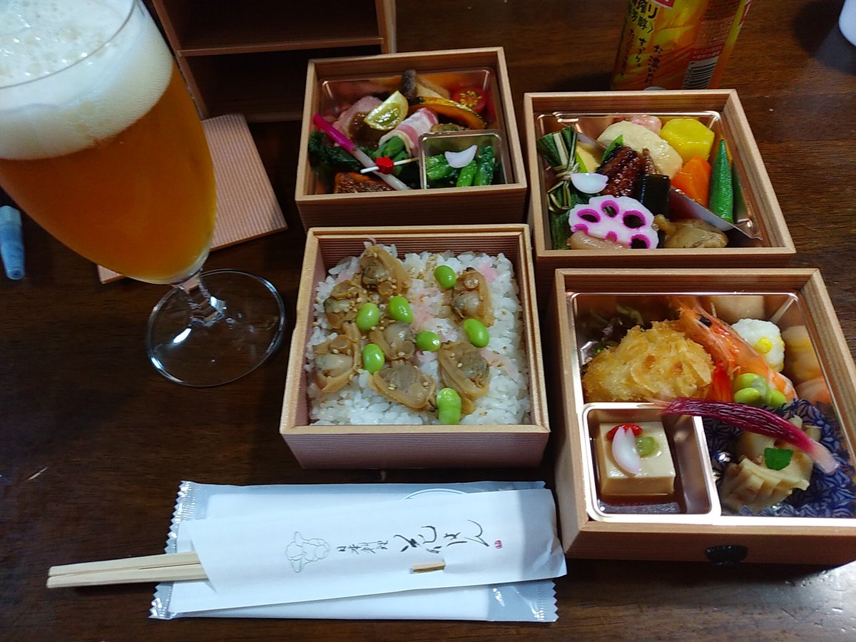 ネイティブ仙台 今日はプロ野球開幕記念日だから日本料理 花はん の三段弁当3240円 レベル高い料理が種類多く美味しいぞ ネイティブ仙台 今日はプロ野球開幕記念日だから日本料理 花はん の三段弁当3240円 レベル高い料理が種類多く美味しいぞ