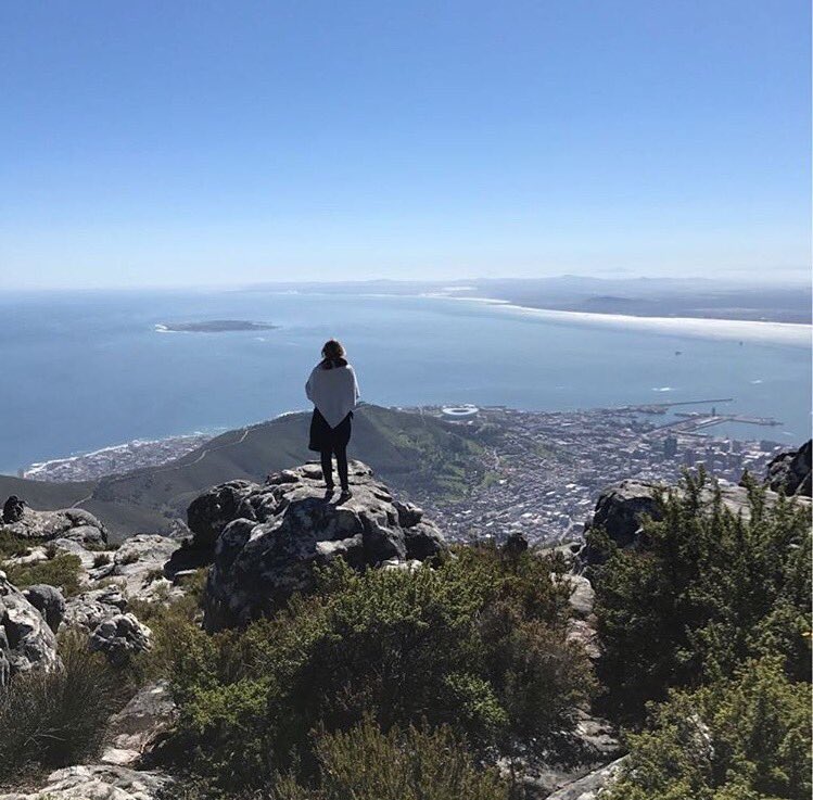 theguestbooks's tweet photo. #Top4Theme and #Top4Viewpoints this week with a bit of a selection! First up Burj Khalifa platform in Dubai, then the stunning Cape Town, desert views in Jordan and last but not least a favourite view of New York! @Touchse @CharlesMcCool @Giselleinmotion https://t.co/NeEjUlDemJ