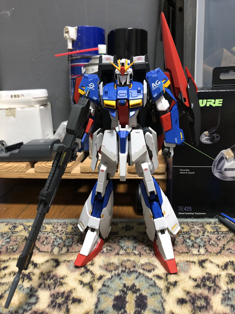 ゆうき 中国製の1 100スケールのzガンダム超合金みたいなの買ったら色分け 造形もそこそこ良くて完全変形するから凄いな 版権的にアウトだろうけど