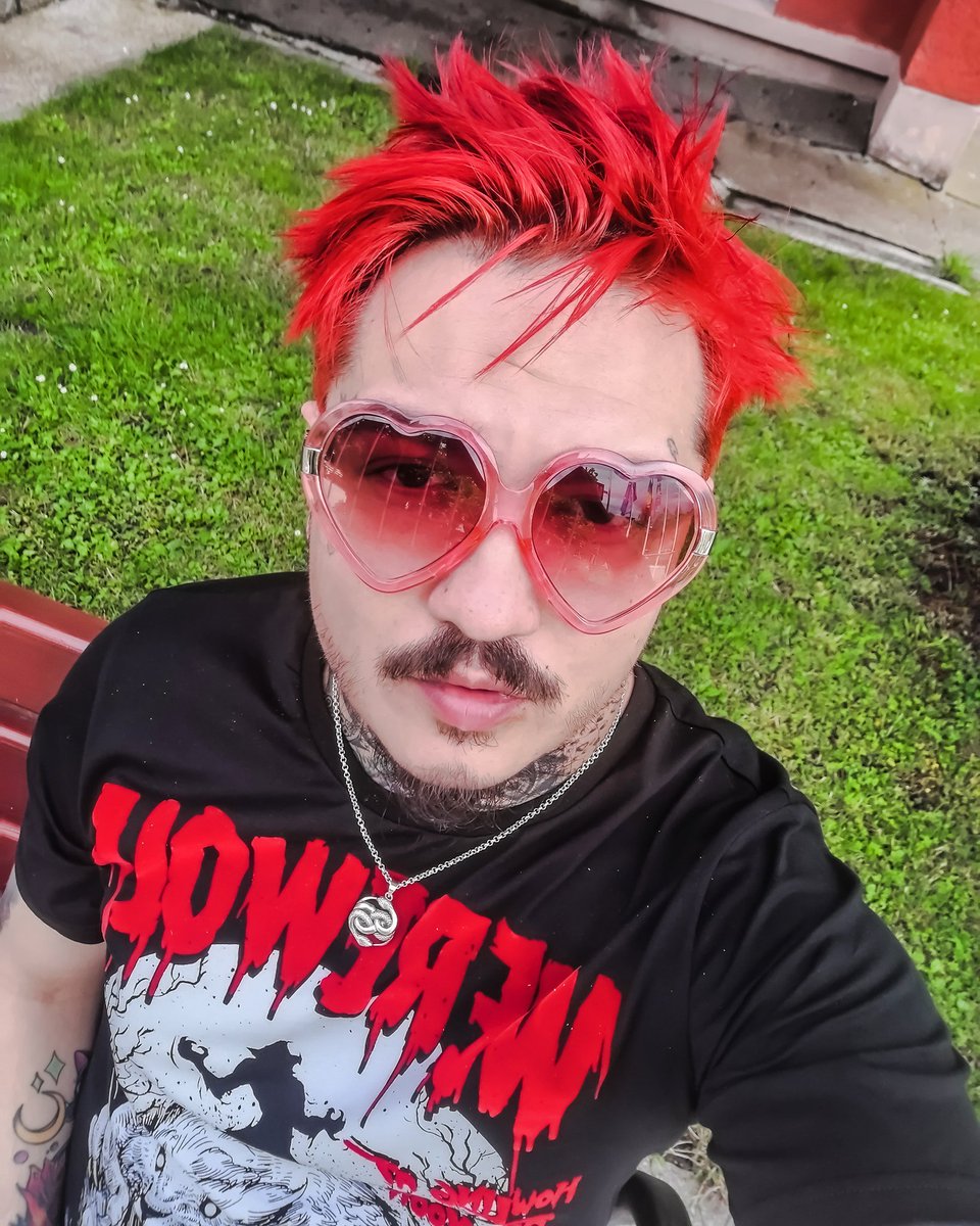 livingdeadboy19's tweet photo. Caliente al ritmo del sol
Despacio y luego me mata, mi macho de corazón 💘 https://t.co/kYItdFul25
