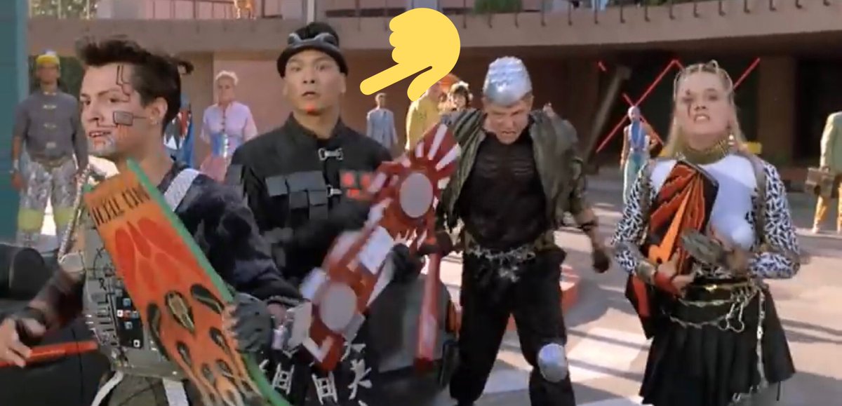 Jing Fu ジンフー 映画鑑定局 على تويتر クリフの手下の1人であるこのアジア系の彼は 後にブルースリーになって ジャングルのモーグリにもなり 最近だと実写版ムーランの悪役を任されることになる ジェイソンスコットリーです バックトゥザフューチャー2 金曜