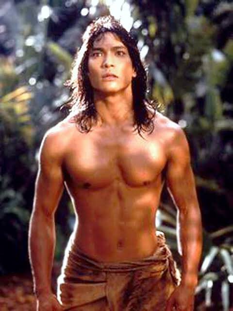 Jing Fu ジンフー 映画鑑定局 クリフの手下の1人であるこのアジア系の彼は 後にブルースリーになって ジャングルのモーグリにもなり 最近だと実写版ムーランの悪役を任されることになる ジェイソンスコットリーです バックトゥザフューチャー2 金曜