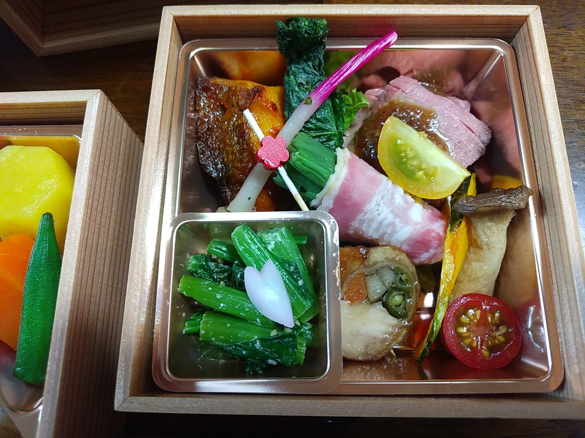 ネイティブ仙台 今日はプロ野球開幕記念日だから日本料理 花はん の三段弁当3240円 レベル高い料理が種類多く美味しいぞ ネイティブ仙台 今日はプロ野球開幕記念日だから日本料理 花はん の三段弁当3240円 レベル高い料理が種類多く美味しいぞ