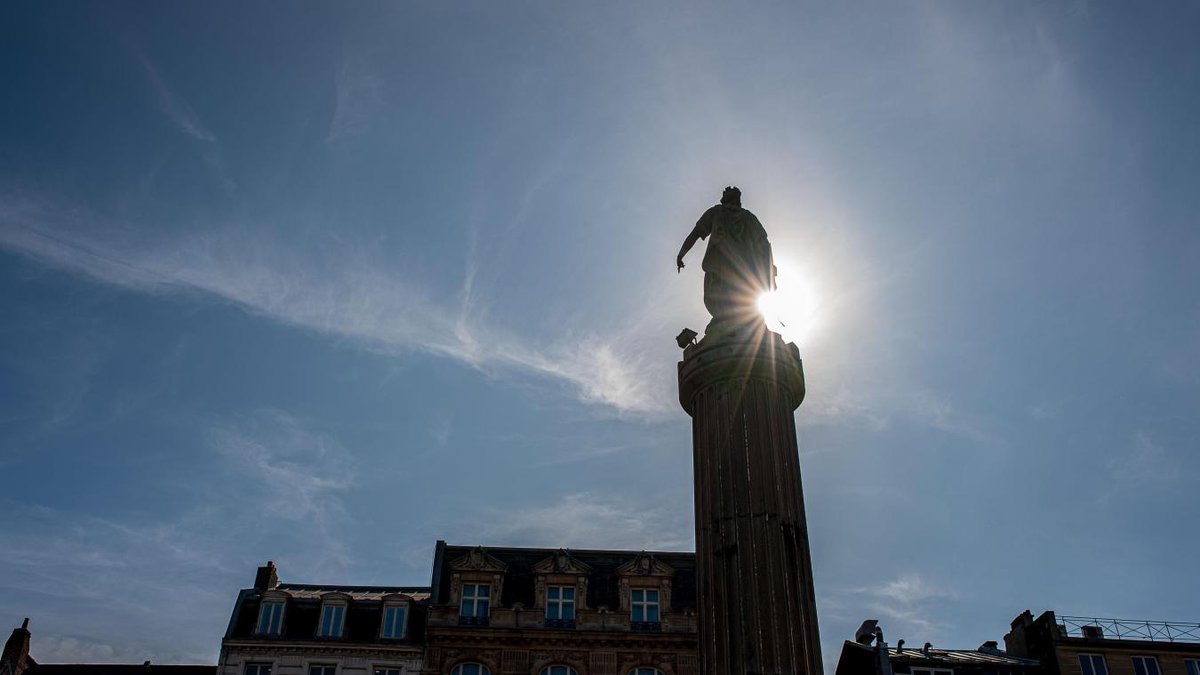 CanivezCh's tweet photo. Une vague de chaleur attendue dans le Nord la semaine prochaine. Fort à parier que la pollution de l'air s'invitera au programme. Avec un effet dans les urnes? #Lille🤔 https://t.co/QbL0a49OAe