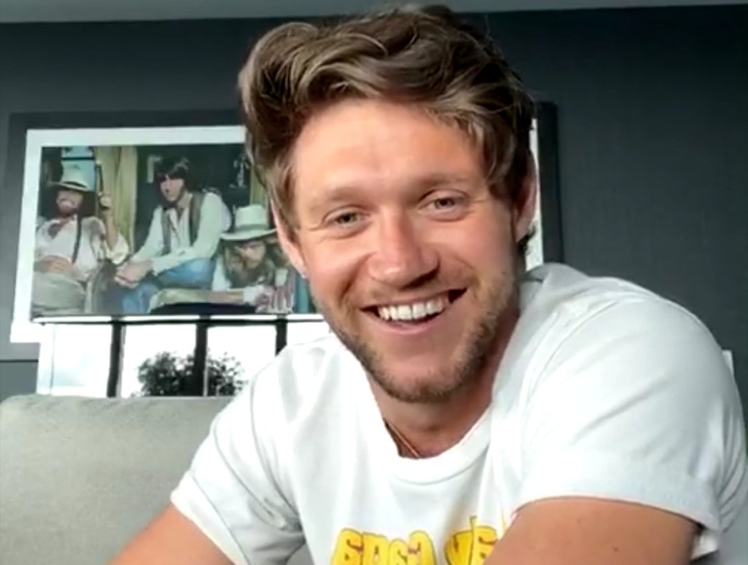 _alwaysnh's tweet photo. Niall what are you going to have for lunch today? https://t.co/ELwHoUUQ7e