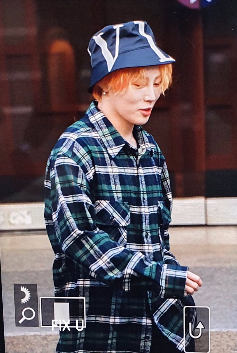 200619 뮤직뱅크 퇴근길 
Get ready!!!오늘 너무 달달셍 동화같아 하성운😍 

#하성운
#HASUNGWOON 
<a href="/gooreumseng/">하성운</a>
#TwilightZone
#COMEBACK
#뮤뱅