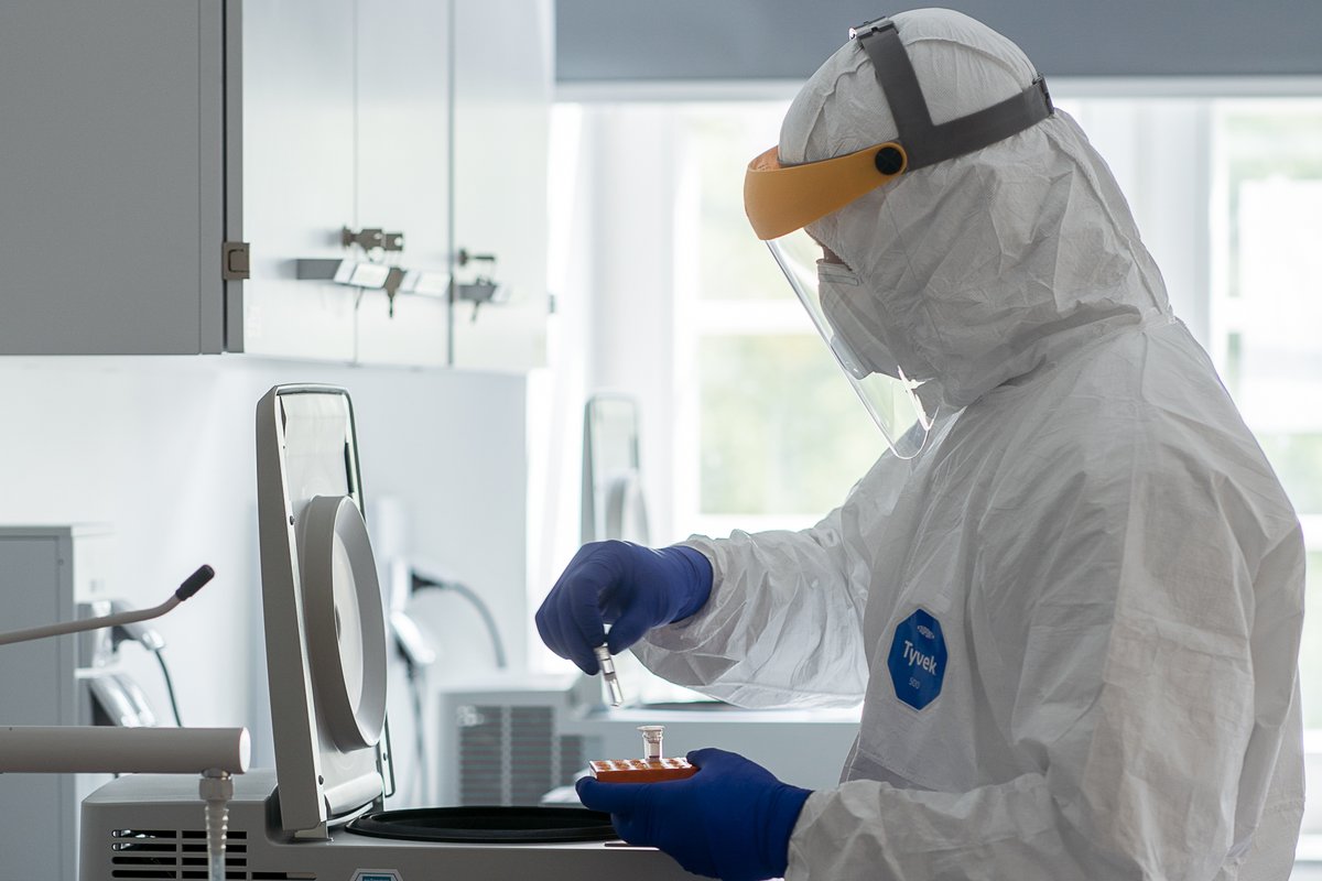 PORT_Wroclaw's tweet image. 🔬Instytut #ŁukasiewiczPORT posiada specjalistyczny sprzęt i wykorzystuje jedną najbardziej sprawdzonych technologii #RealTimePCR do badań w kierunku #koronawirus.a. Dzięki reakcji R-T PCR wykrywamy charakterystyczne dla #SARSCoV2 fragmenty RNA, czyli materiał genetyczny #wirus.a