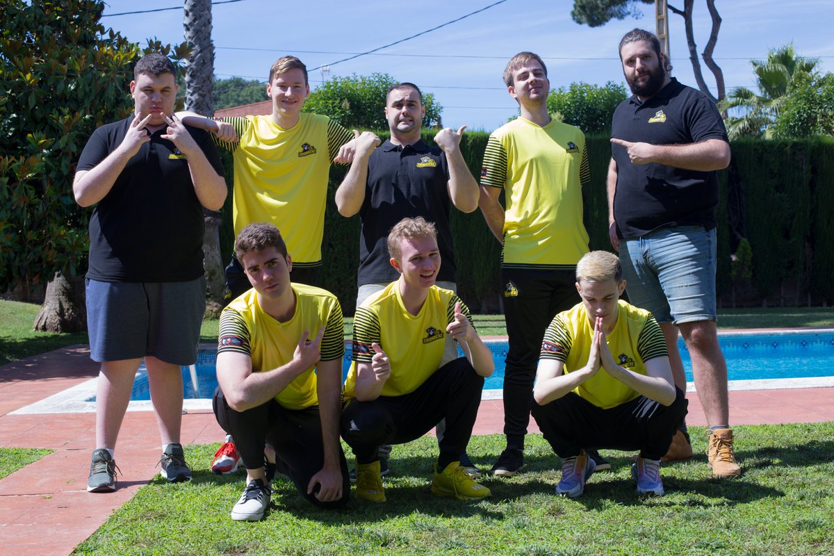 Hoy celebramos 10 años con la 2ª victoria de nuestro club de #esports <a href="/eMonkeyzClub/">eMonkeyz 🍌</a>  y nos colocamos co-líderes de la #SuperligaOrangeLoL #SuperligaOrangeLoL2 ¡Felicidades!