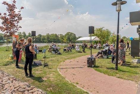 Ook in #Zeeland mochten wij een #Hartenwens vervullen! Sandra had een muzikale wens ingestuurd voor haar vader meneer Fierens. Hij, maar ook zijn medebewoners genoten van het fantastische optreden van <a href="/Jeelz/">Jeel Zala</a> #vriendenloterij