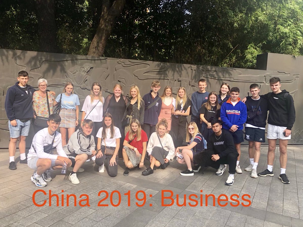 BusinessSES's tweet photo. #FlashbackFriday 
2019 saw an AMAZING business trip, combined with @SES_Geography and @rochonomics, for Y13. It was amazing to see first hand how the cultural differences, compared to the UK, impact business management and buyer behaviour 🇨🇳 
#realworldcontext @SESSixthForm https://t.co/sJw0wKoMBJ