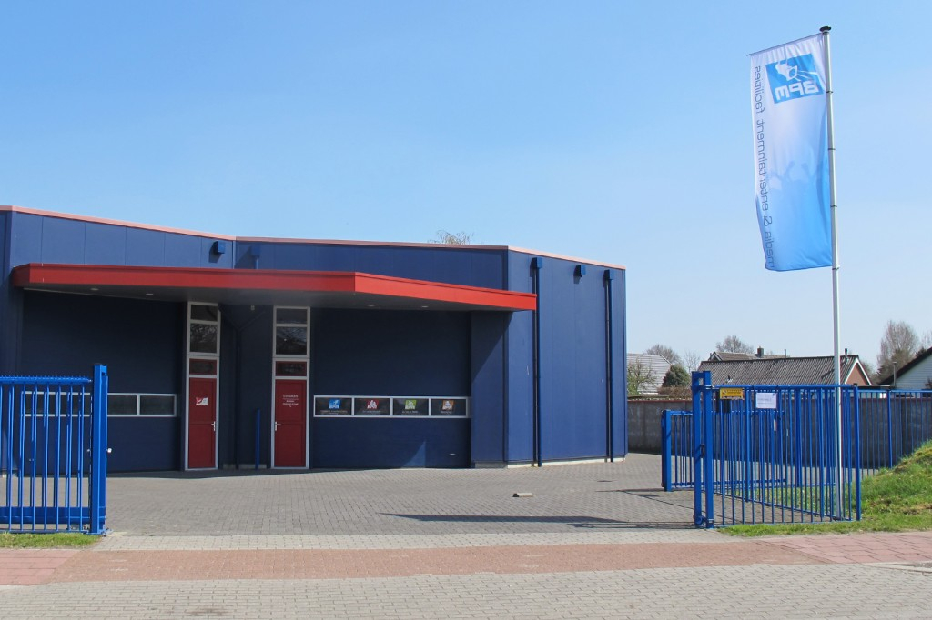 || ONZE LOCATIE ||
Wist je dat ons pand aan de Rondweg in Wezep is gevestigd? Hier vindt je ons kantoor en uiteraard opslag. Kom je binnenkort op de koffie? Dan bespreken we gelijk jullie (muzikale) wensen!
#koffiestaatklaar #onzelocatie #djopjebruiloft #wezep