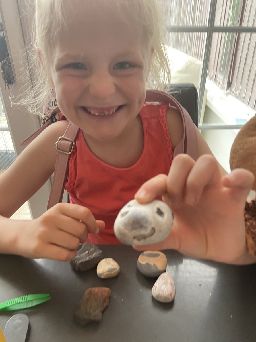waddells74's tweet photo. This beautiful stone looks like a baby seal.... it made me smile ..... ah ....Rayer @waddells74 @mcsuk @wwf_uk @NorthWildlife @SolousoTwitt @HughFW @kasticad @loraineswift1 @ColwillSue @raynathetrainer @BakerLackey @Shanks1Scotland @Barbara99659023 https://t.co/IBzKNZEwOj