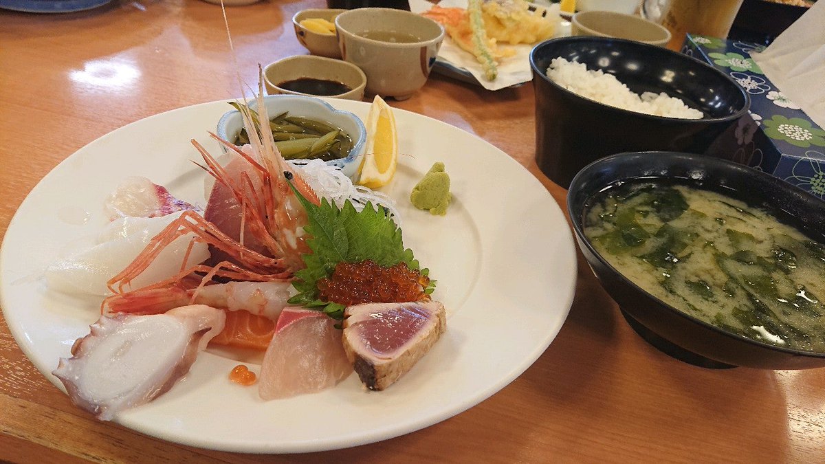 ぽんちゃん 晩御飯 刺盛定食 刺身も味噌汁も激美味やった ノ ノ 活魚料理 びんび家 In 鳴門市 徳島県 T Co Qx1v2cczsy ぽんちゃん 晩御飯 刺盛定食 刺身も味噌汁も激美味やった ノ ノ 活魚料理 びんび家 In 鳴門市 徳島県 T Co Qx1v2cczsy