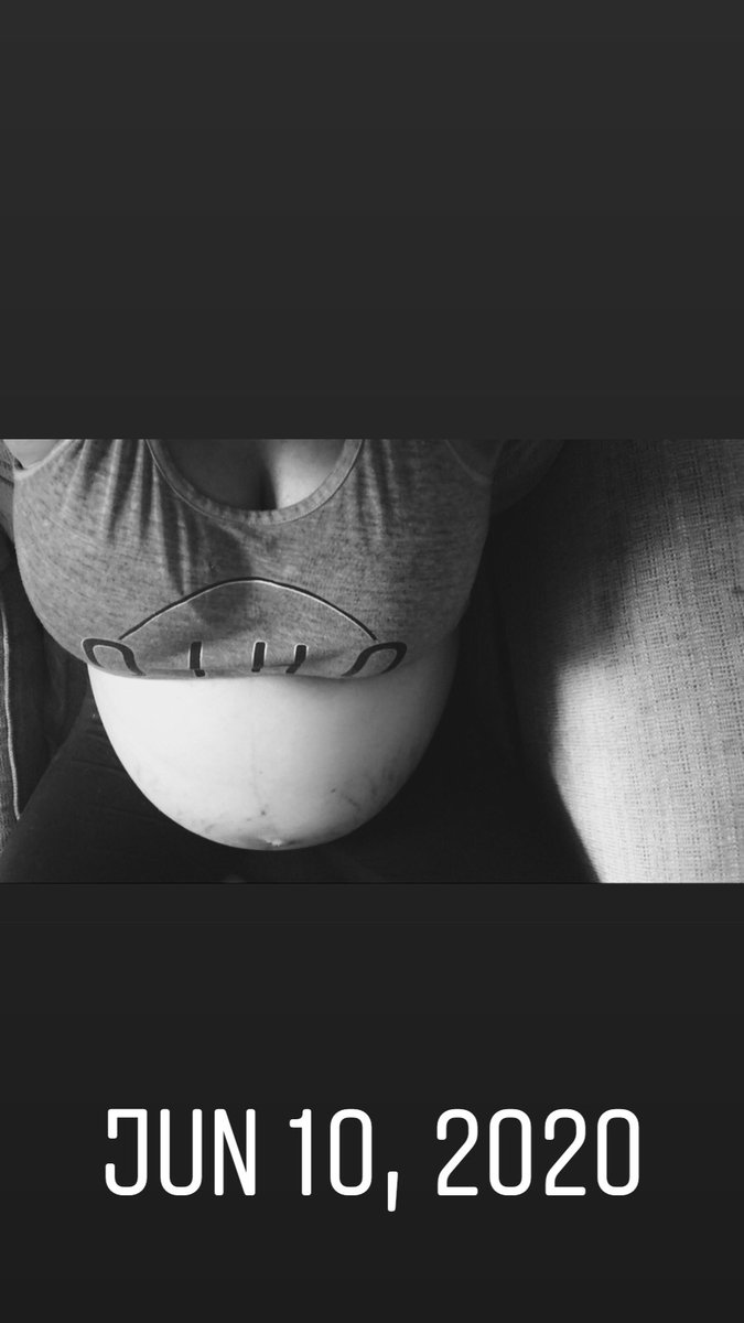 kwright_2520's tweet photo. In honor of today being my due date day here are some of my baby bump pictures💞💞💞 https://t.co/hZnhI90HwZ