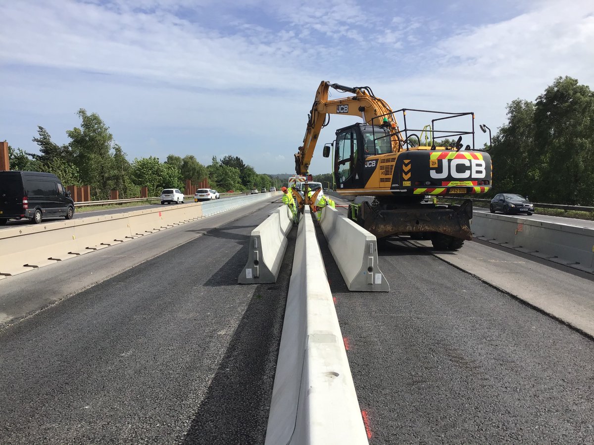 Holcim_UK's tweet photo. We recently provided Delta Bloc UK with bespoke length precast #concrete barriers for use on the Strategic Road Network.
Our experts worked throughout the bank holiday weekend to meet stringent timing and technical specifications to help #KeepBritainRunning. https://t.co/C0GKgxRmOh