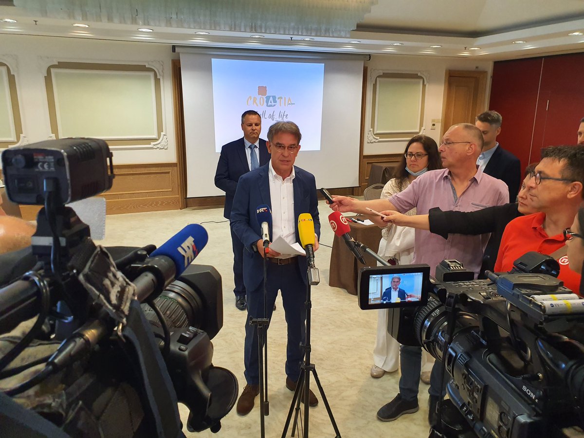 CappelliGari's tweet photo. U Opatiji je održana sjednica Turističkog vijeća HTZa. Za promotivne aktivnosti sa sustavom turističkih zajednica i ključnim partnerima odobreno je sedam milijuna kuna, a Ministarstvo turizma u eSavjetovanje je uputilo pravilnik kojim se paušalni iznos članarine umanjuje za 50%. https://t.co/nN8nfycxfc