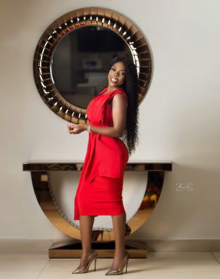 aliu_deco's tweet photo. Queeny Herself @thenanaaba https://t.co/MaoFNVwC4Q