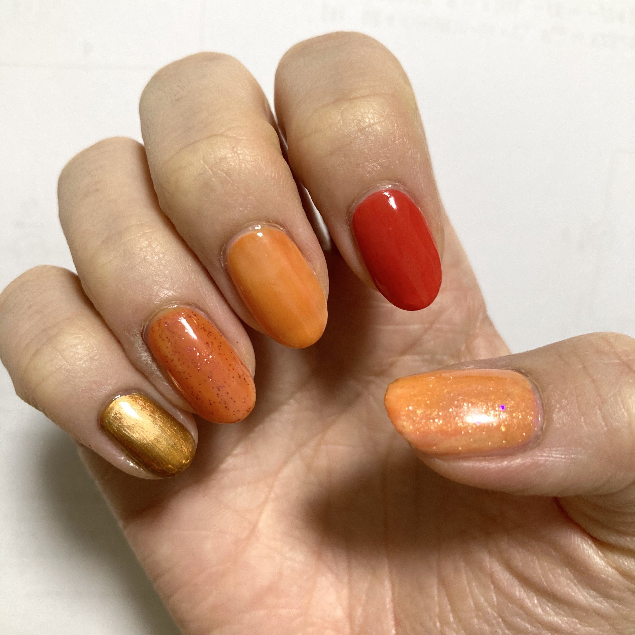 もももも 持ってるオレンジでネイル リキュールネイルのパインやシロップネイルのピンク レッドを重ねてみた 3枚目は使ったもの 青はペディキュアに使っただけ ももももねいる T Co Gn6zmfgfcg Twitter