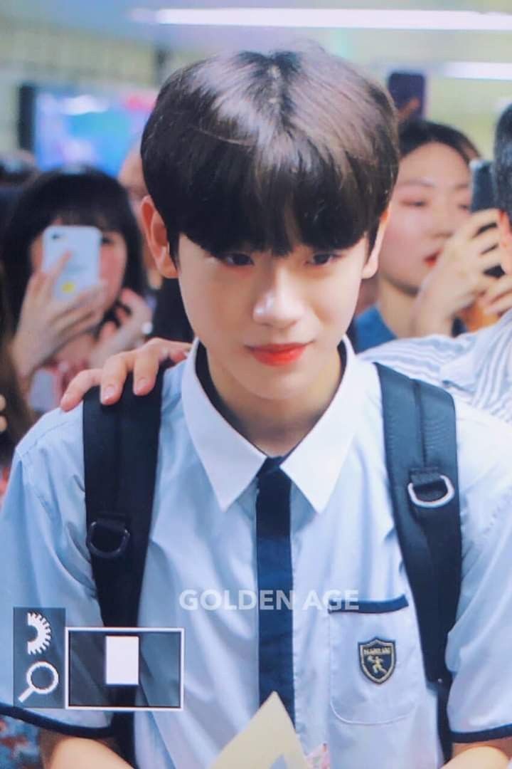  @OfficialC9ent ill stop doing this thread if u just,,, GIVE US KEUMDONG DEBUTASHUN