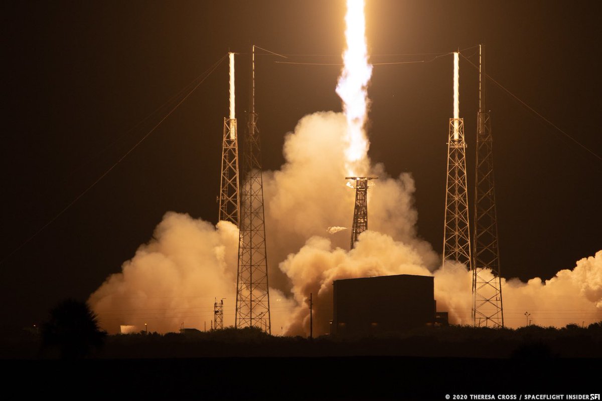 theresacross_'s tweet photo. Fry-Day π₯π₯ images: theresacross @Space_Station #SpaceX #spacexlaunch #falconheavy #falcon9 #crewdragonlaunch @Space_Station #Starlink https://t.co/qRQeH5lau4