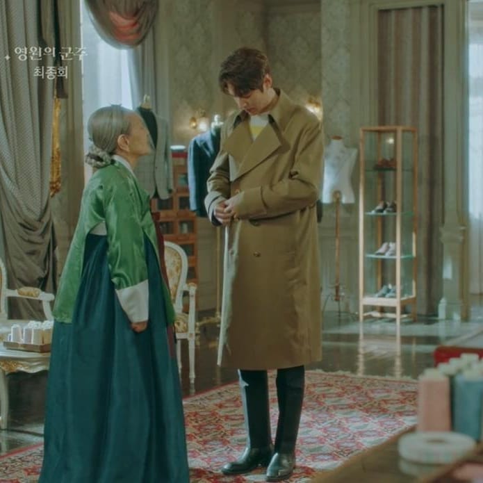 lmh_kig's tweet photo. via.kdrama_fashion IG 20200619
[Kdrama Fashion]
Who: Lee Min-Ho
What: MANSOLE NOIR2 ₩249,000
Where: The King: Eternal Monarch &amp; his IG update
#leeminho #이민호 #더킹영원의군주 #더킹영원의군주패션 #드라마패션 #맨솔 #MANSOLE
https://t.co/1T1chKCDaH https://t.co/vIA9mYr2J5