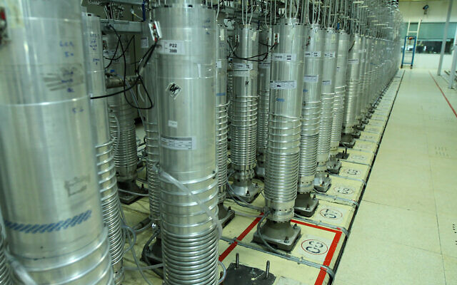 BosonDeHiggs4's tweet photo. L'uranium naturel est proportionnellement constitué de 99,2743 % d'#uranium_238 de 0,7202 % d'#uranium_235 et de 0,0055 % d'#uranium_234. L'enrichissement de l’uranium est le procédé consistant à augmenter la proportion de l'uranium 235.
@Macky_Sall
@elhadjkasse
#Kebetu https://t.co/q3IvMcdFUx