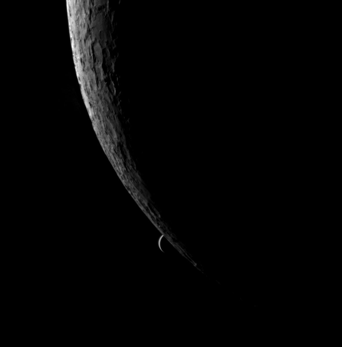 Westfuchs's tweet photo. #Venusbedeckung vorbei. #VenusConjunction.
Leider heute komplett schlechtes Wetter, daher nur eine Photomontage aus Bildern vom Vortag. 🤷♂️ https://t.co/DoZU8zRvp3